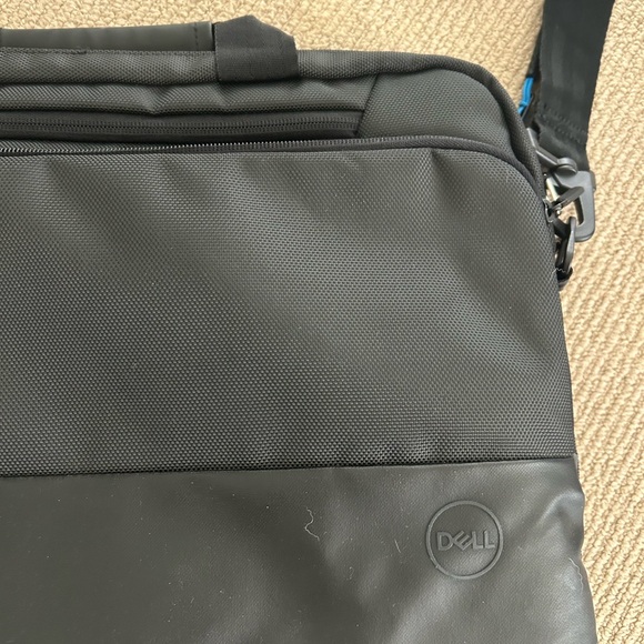 Dell Pro Briefcase / Laptop Bag in Black Like New Holds Multiple Devices - Picture 2 of 5